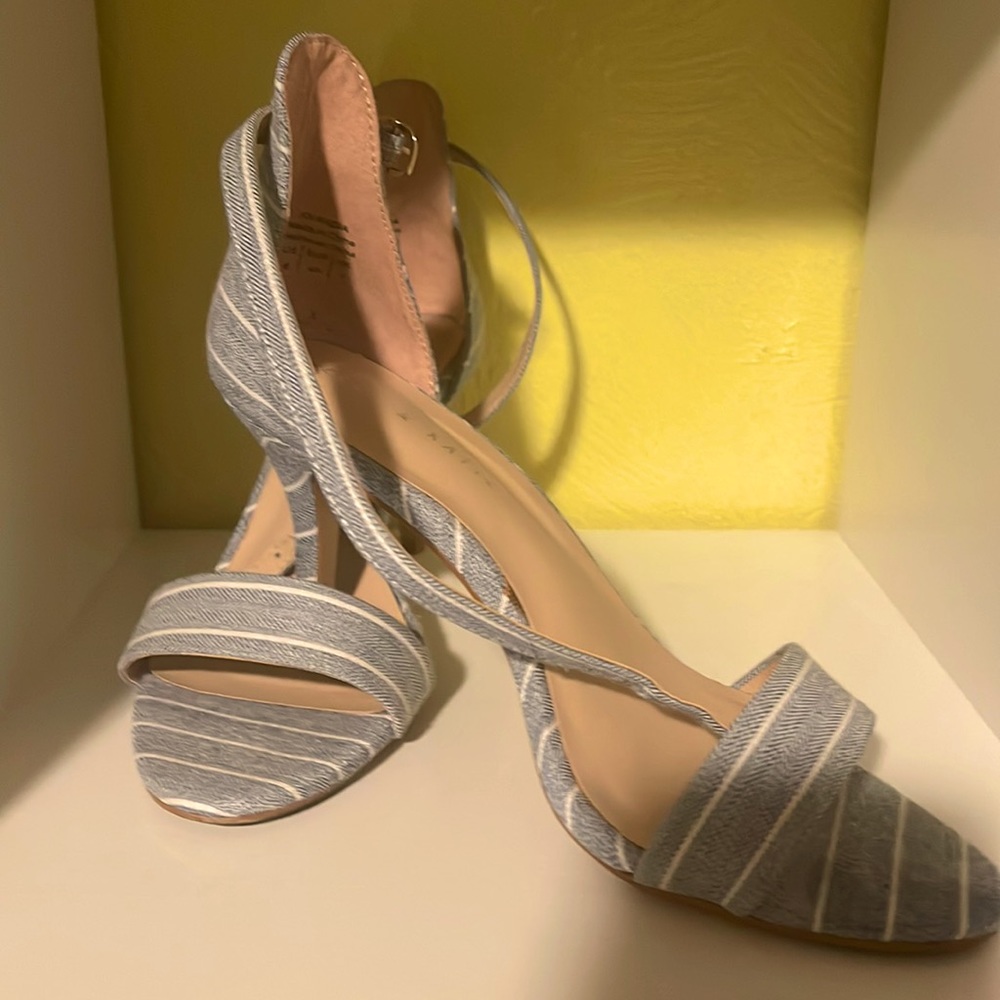 Super cute jean and white heels